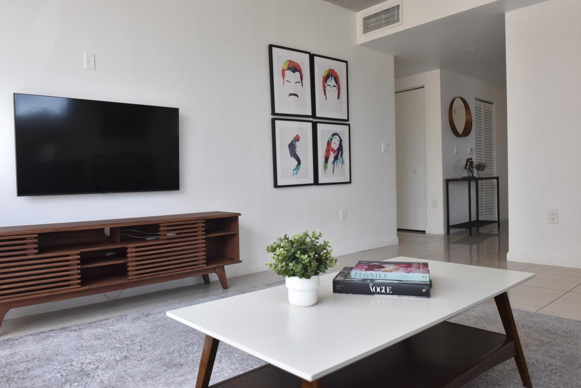 515-trendy 2bd2ba Midtown Huge Private Patio! Apartment
